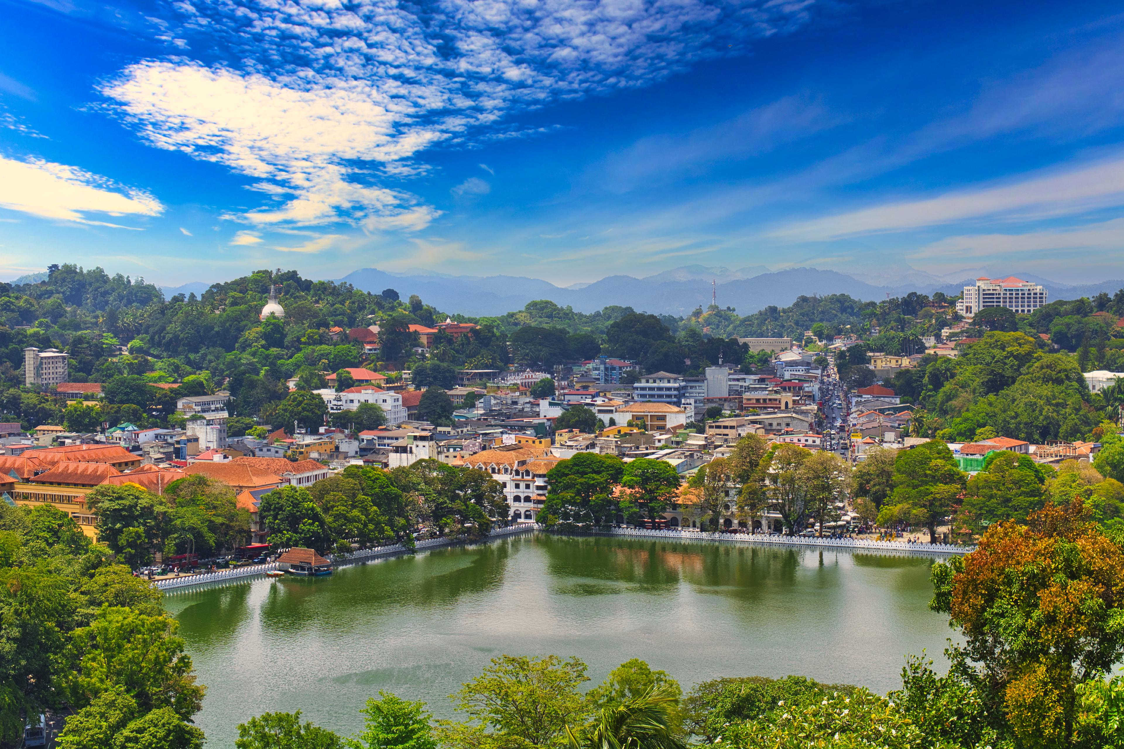 Scenic Kandy City & Lake